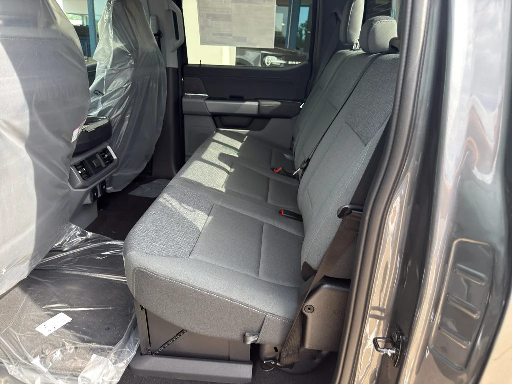 New 2026 Carbonized Gray Metallic Ford XLT image 12