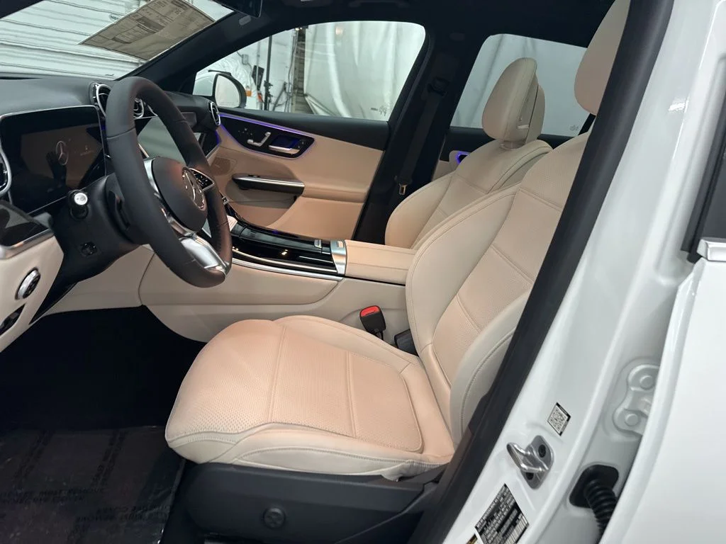 Used 2026 White Mercedes-Benz GLC 300 image 17
