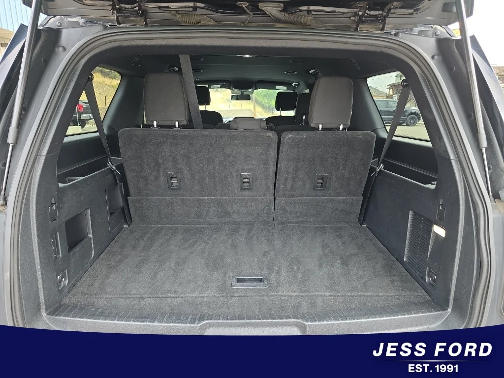 Used 2019 Agate Black Metallic Ford XLT image 16