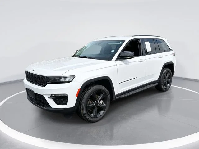 Used 2023 White Jeep Limited image 1