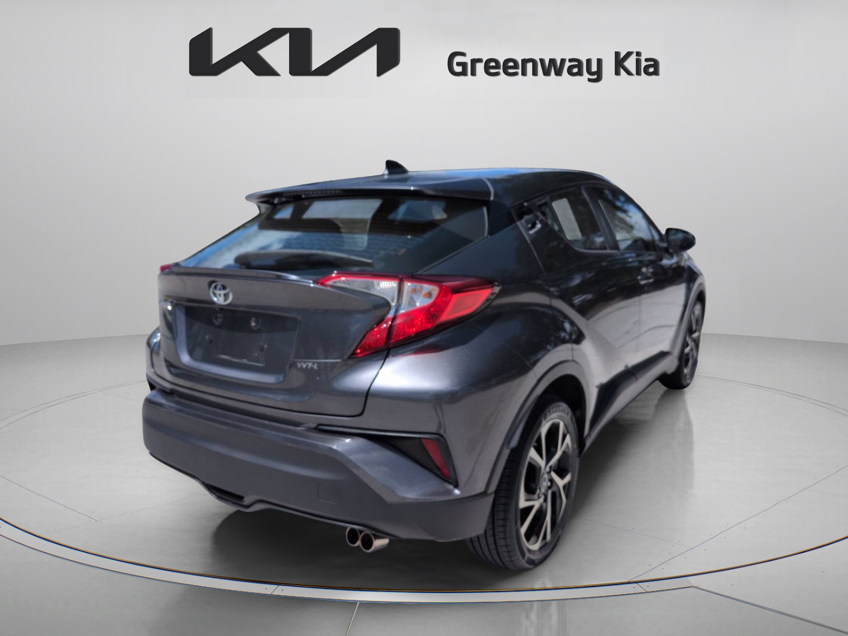 Used 2019 Magnetic Gray Metallic Toyota XLE image 5
