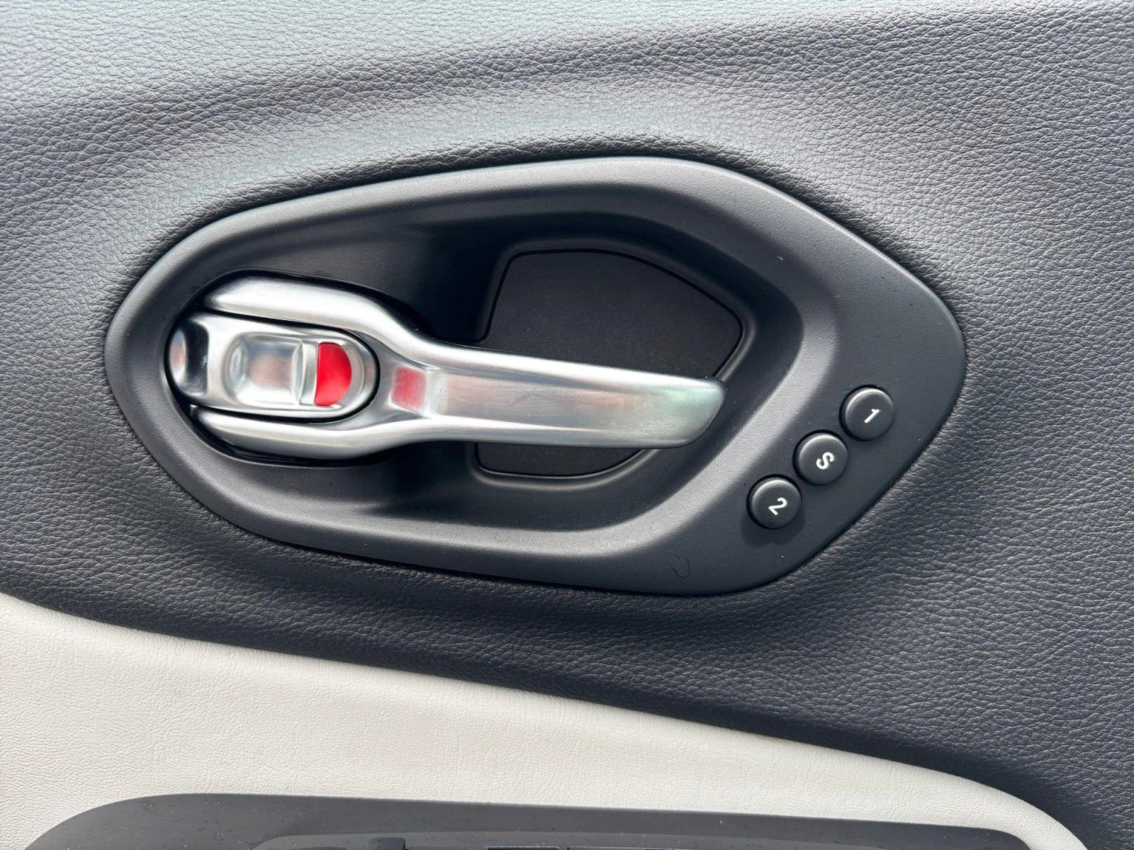 Used 2019 Sting-Gray Clearcoat Jeep Limited image 48
