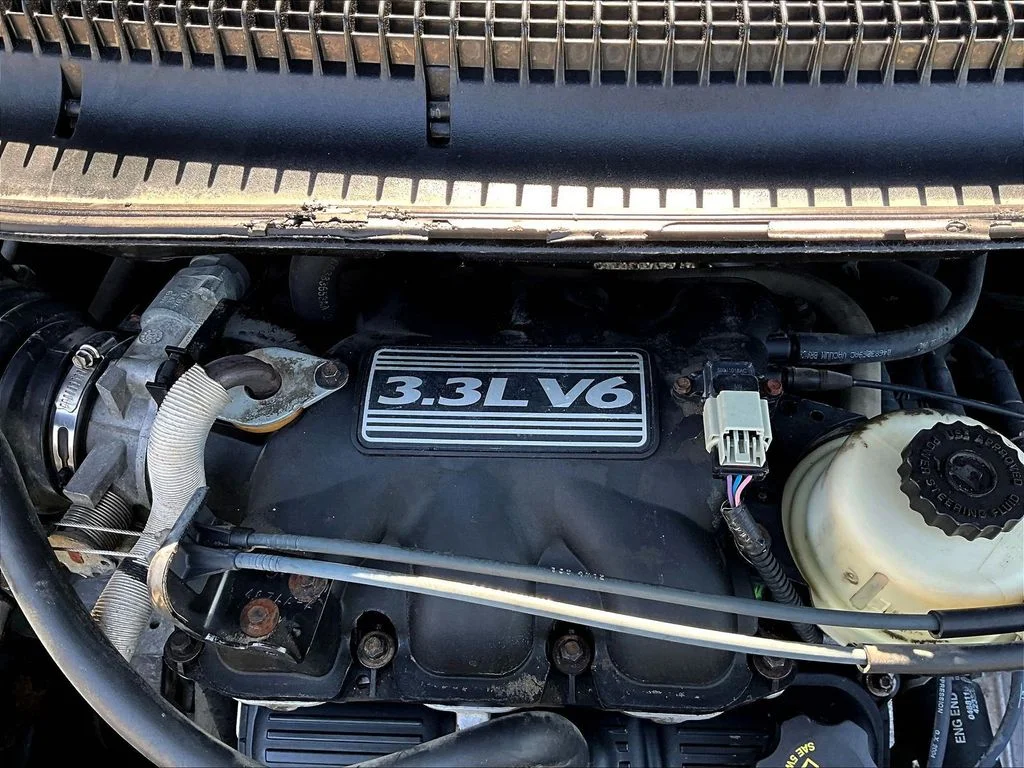 Used 2005 Blue Dodge SE image 30