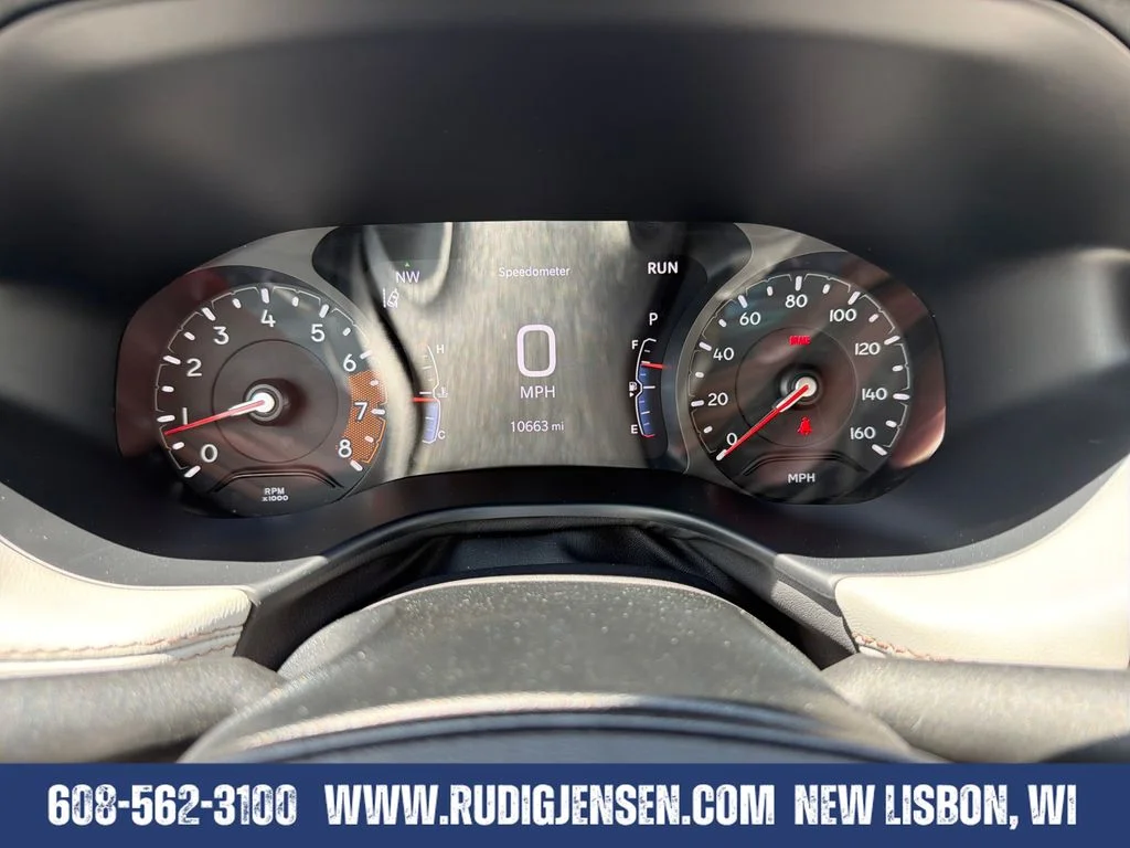 Used 2025 White Jeep Limited image 15