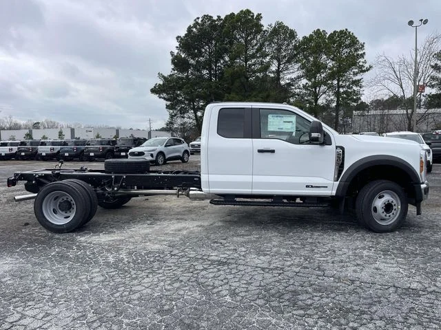 New 2026 Oxford White Ford F-450® XL image 2