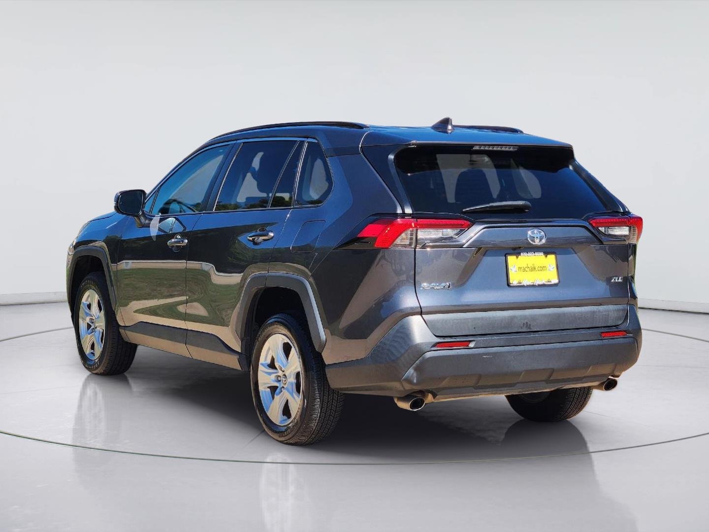 Used 2021 Magnetic Gray Metallic Toyota XLE image 4