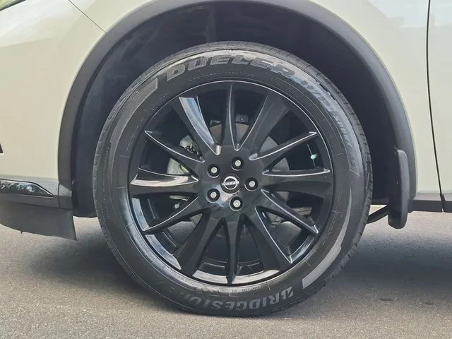 Used 2023 White Nissan SV image 19