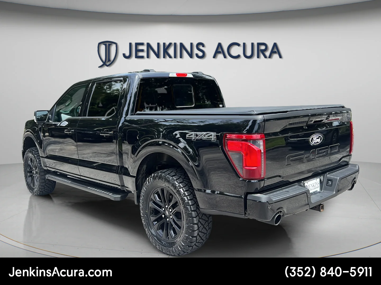 Used 2024 Agate Black Metallic Ford XLT image 5