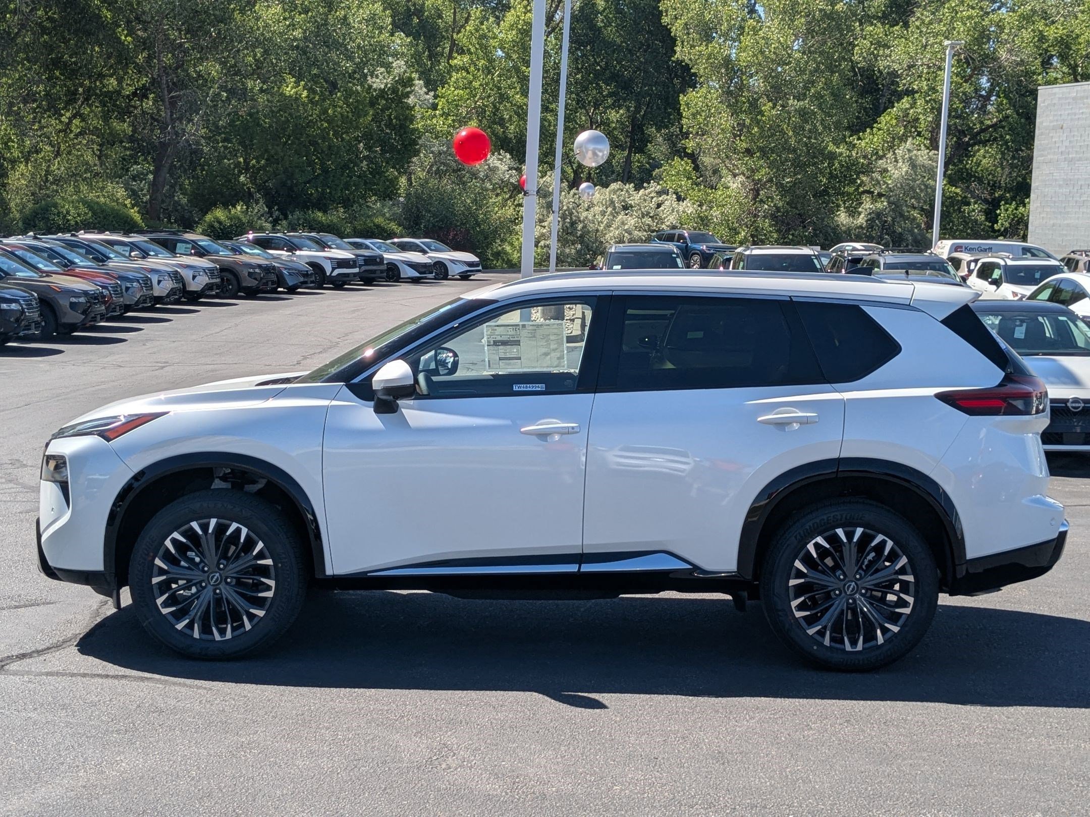 New 2026 Everest White Pearl Tricoat Nissan Platinum image 7