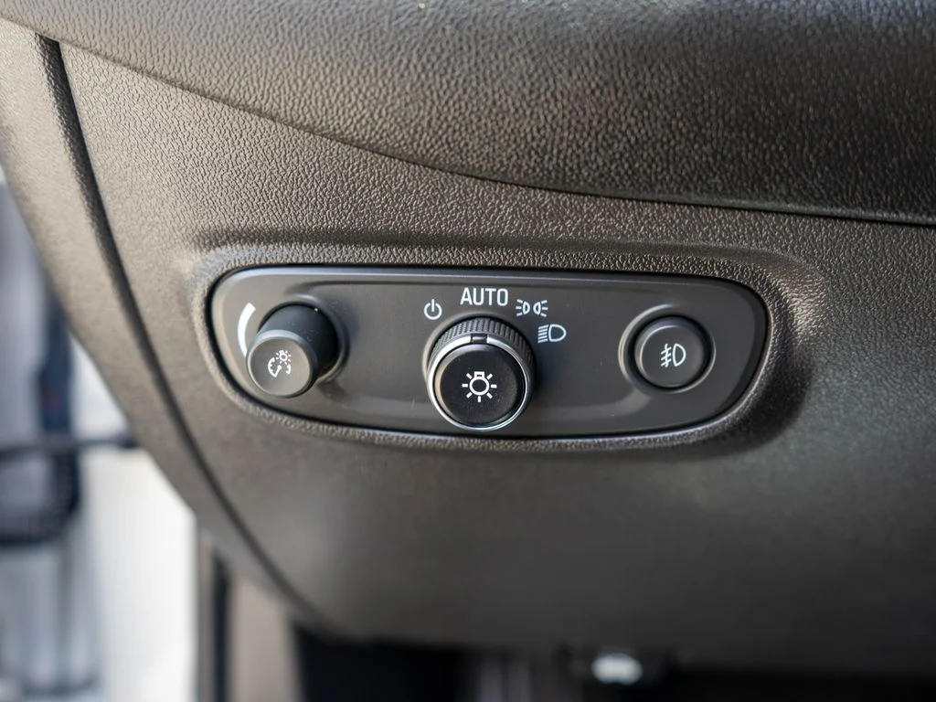 Used 2021 Silver Chevrolet LT image 17