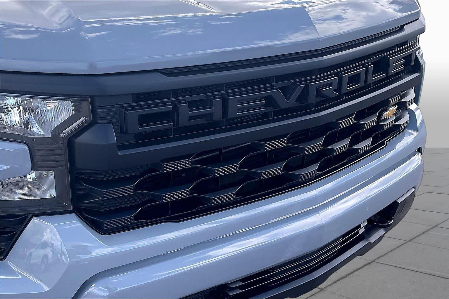 Used 2024 Slate Gray Metallic Chevrolet Custom image 29