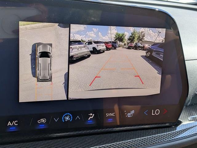 2027 Chevrolet Traverse Z71 - Photo 19