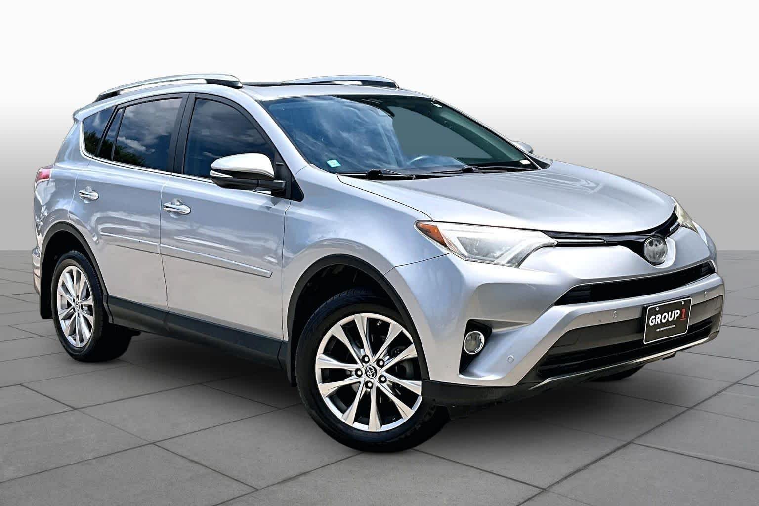 Used 2017 Silver Sky Metallic Toyota Limited image 3