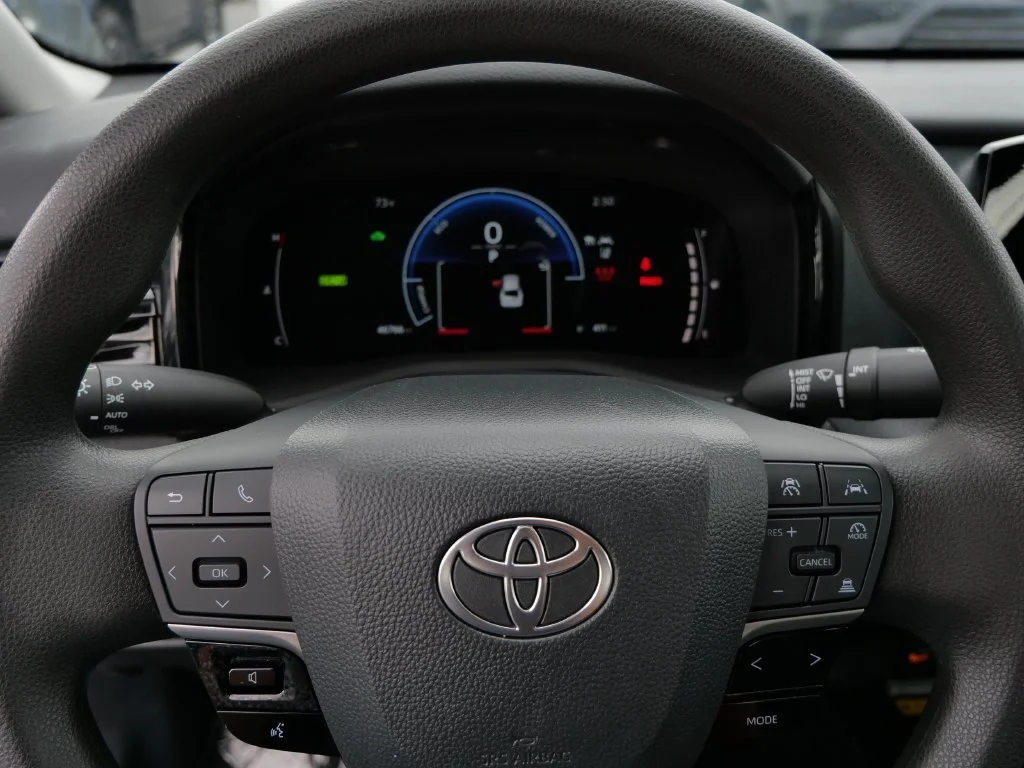 Certified Used 2025 Silver Toyota LE image 25