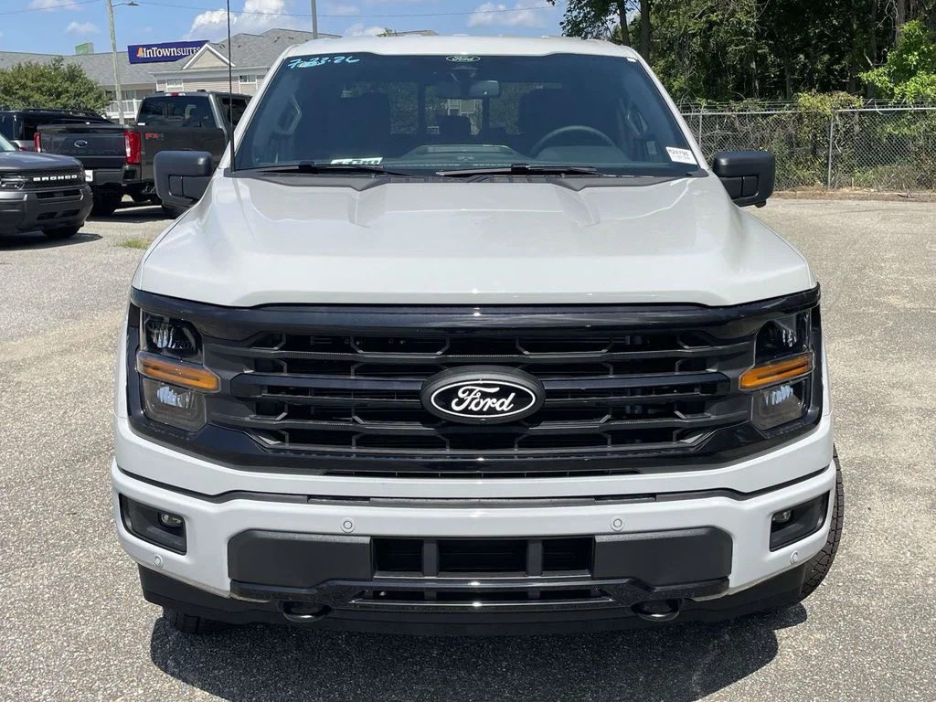 New 2026 Avalanche Ford XLT image 8