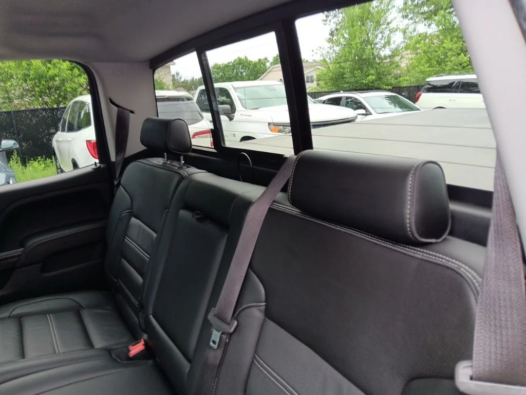 Used 2016 Onyx Black GMC Denali image 37