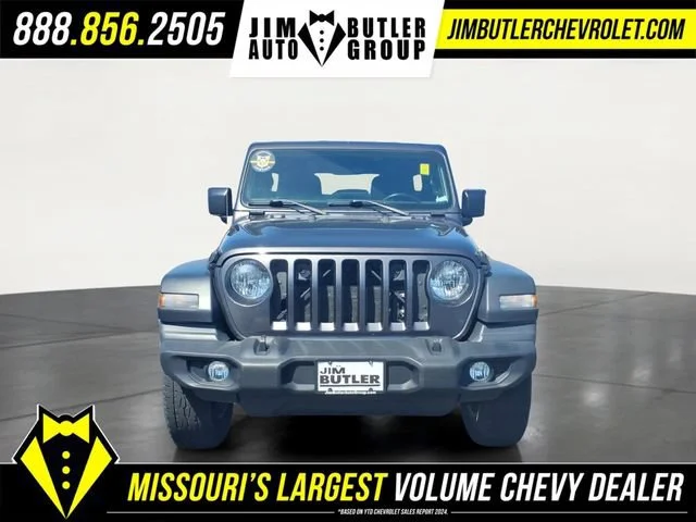 Used 2018  Jeep Sport S image 25