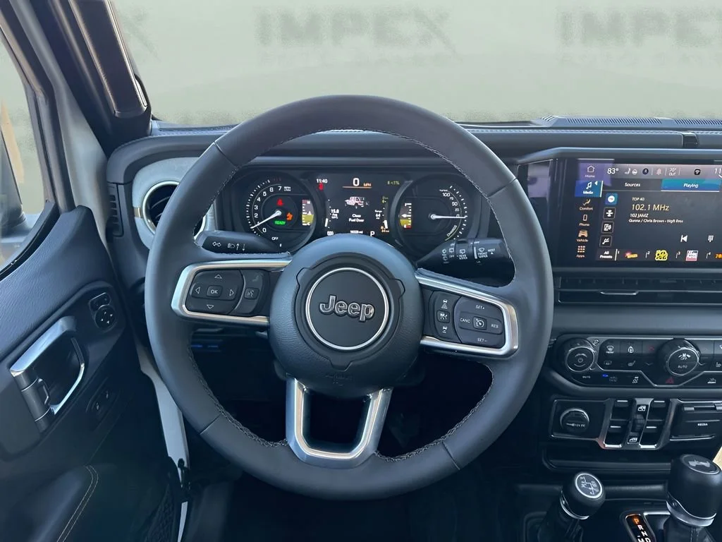 Used 2025 White Jeep Sahara image 16