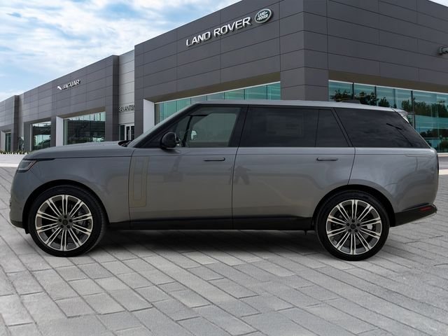 New 2026 Eiger Grey Land Rover SE image 2