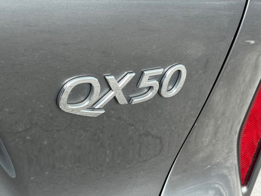 Used 2019 Gray INFINITI ESSENTIAL image 9