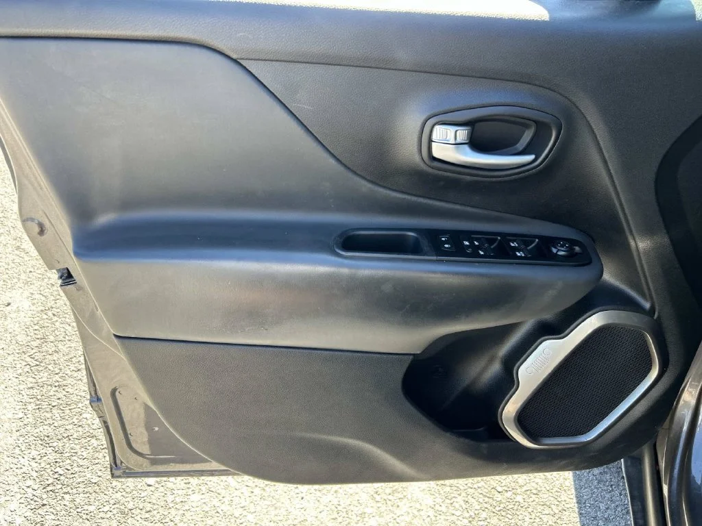 Used 2020 Gray Jeep Limited image 42