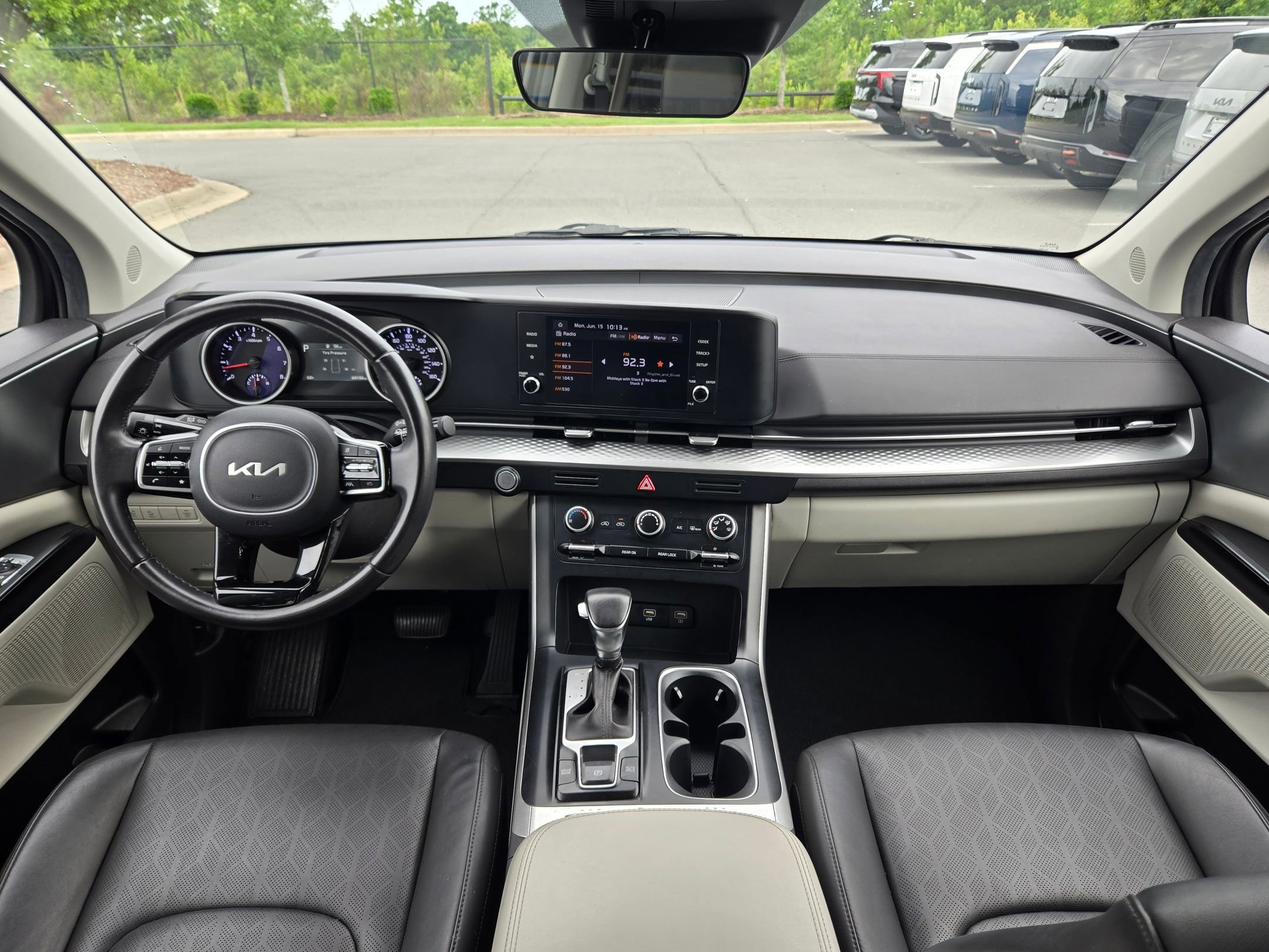 Used 2024 Aurora Black Pearl Kia LX image 10