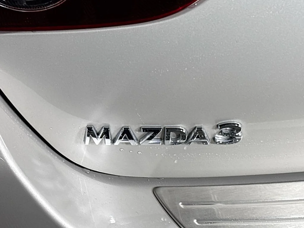 Used 2022 Silver Mazda Preferred image 24