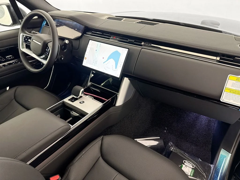 New 2026 Santorini Black Land Rover SE image 30