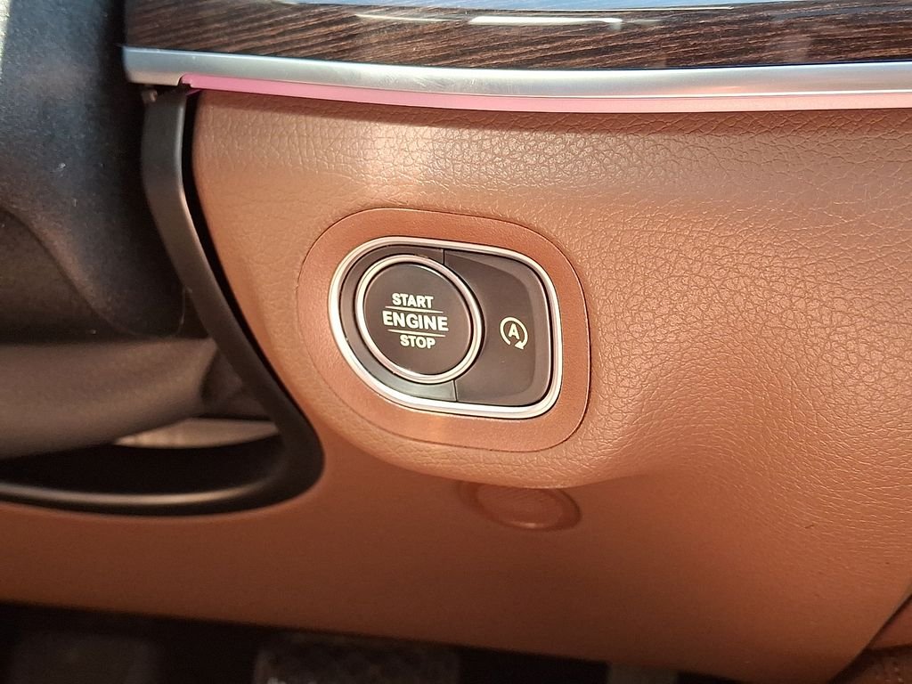 Certified Used 2026 Black Mercedes-Benz GLE 450 image 24