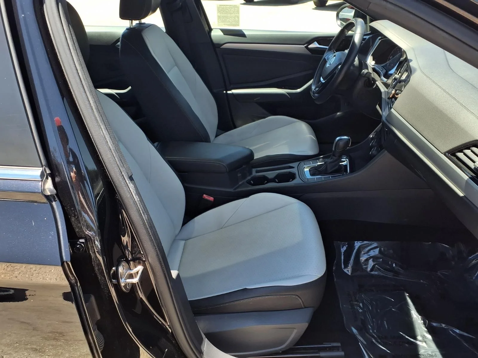 Used 2020 Black Volkswagen R-Line image 26