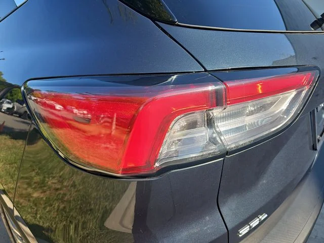 Used 2022 Blue Ford SEL image 32