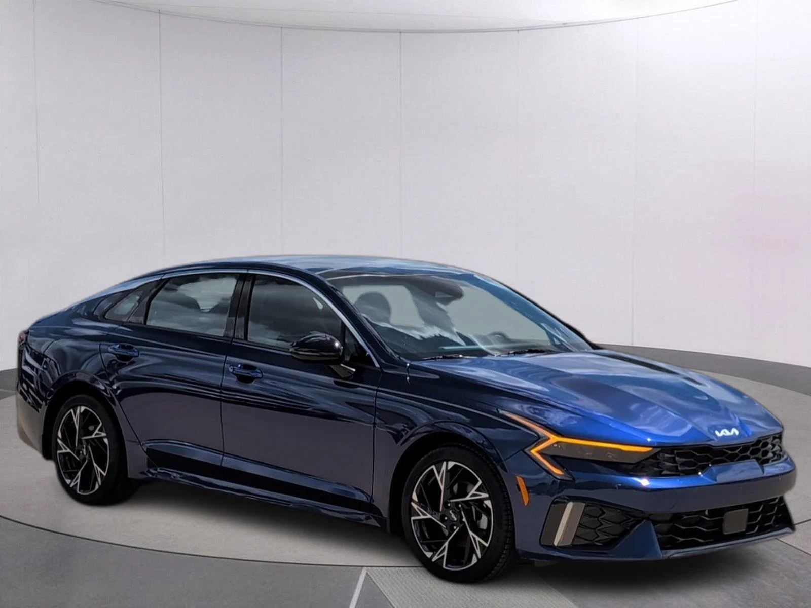 Used 2025 Yacht Blue Kia GT-Line image 10