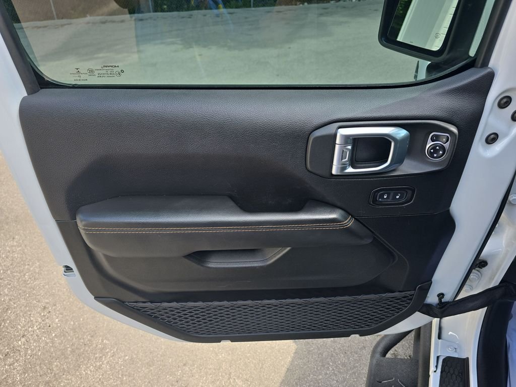 Used 2021 White Jeep Overland image 12
