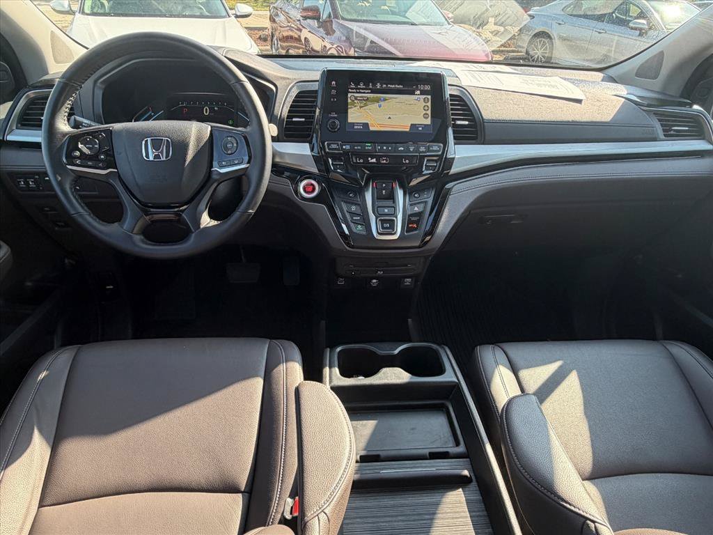 Used 2024 Lunar Silver Metallic Honda TOURING image 36