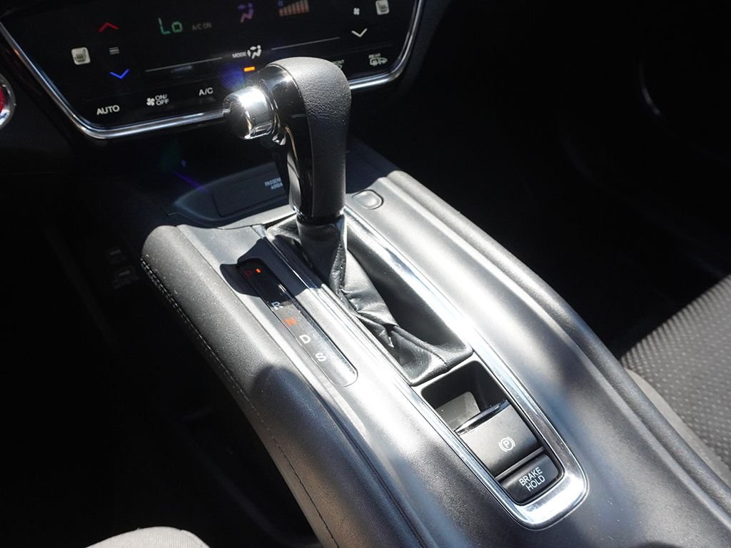 Used 2021 White Honda EX image 46