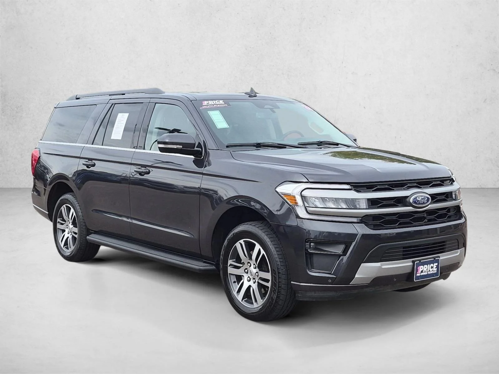 Used 2024 Dark Matter Gray Metallic Ford XLT image 3