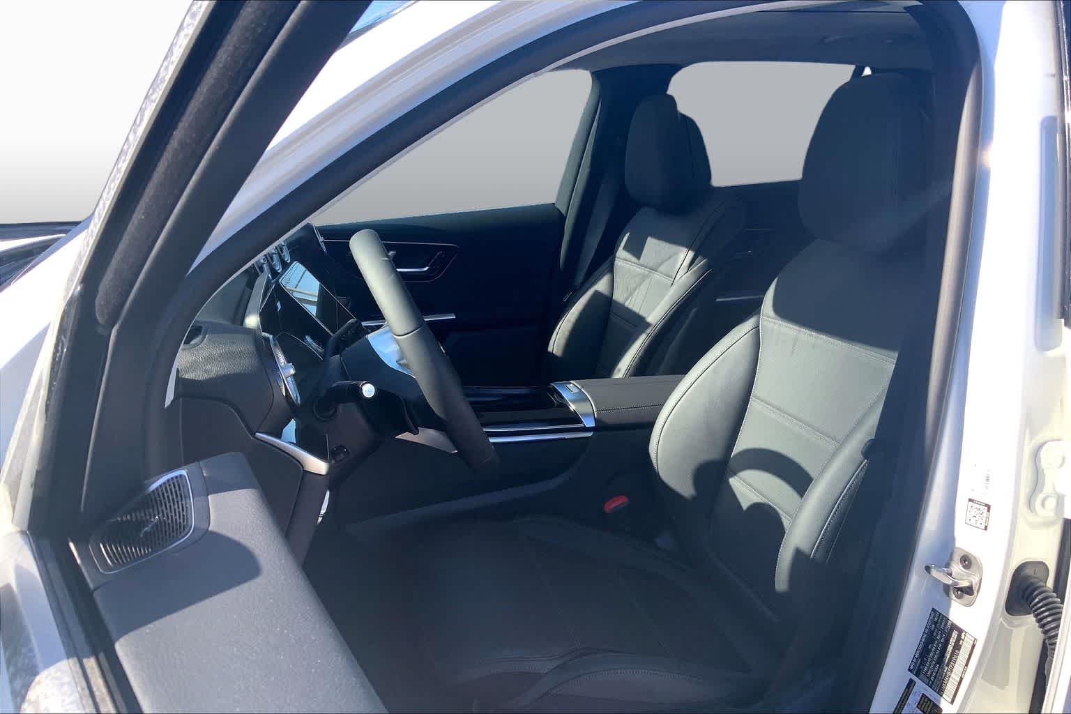 New 2026 Polar White Mercedes-Benz GLC 300 image 14