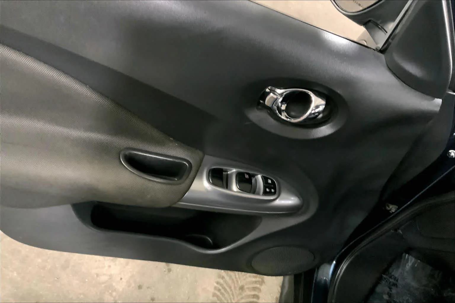 Used 2011 Graphite Blue Nissan SV image 34