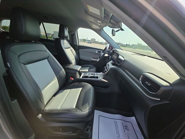Used 2024 Silver Metallic Ford XLT image 32