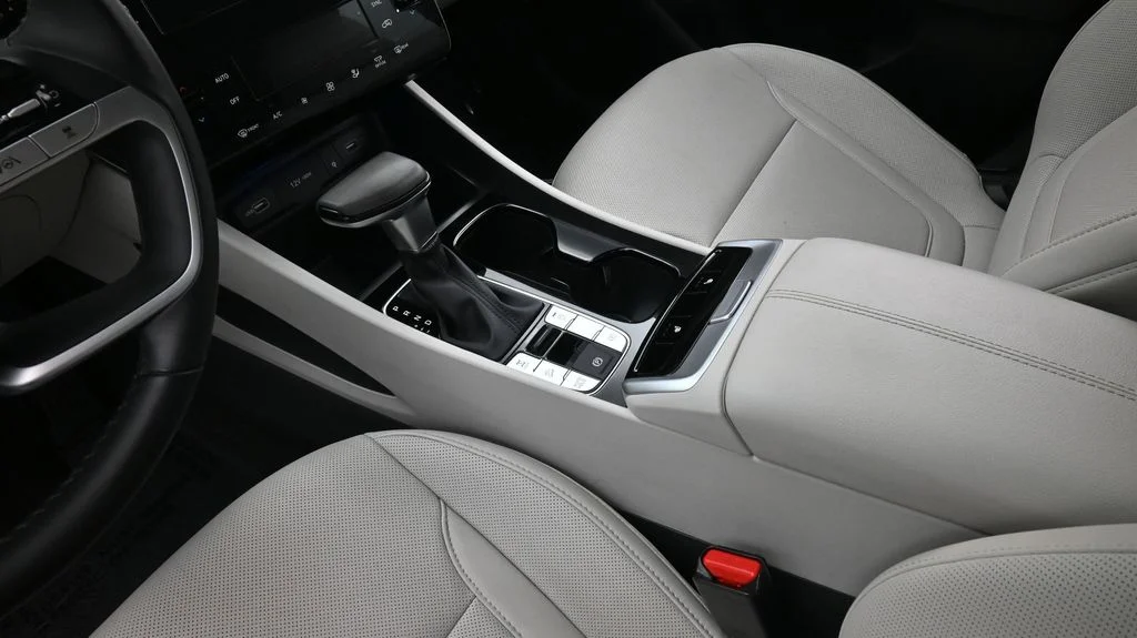 Used 2023 Silver Hyundai SEL image 23