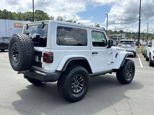 New 2025 Bright White Clear-Coat Exterior Paint Jeep Rubicon X image 13