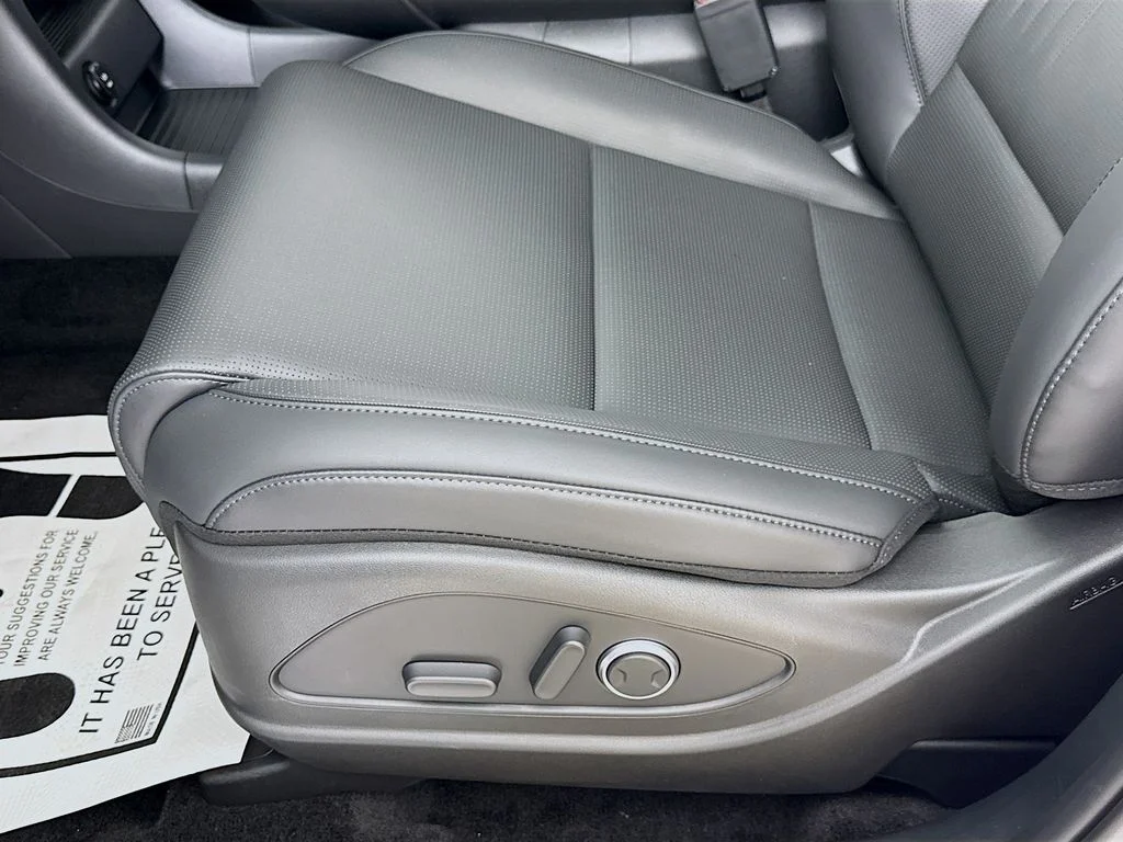 New 2026 Creamy White Pearl Hyundai SEL 7P image 19
