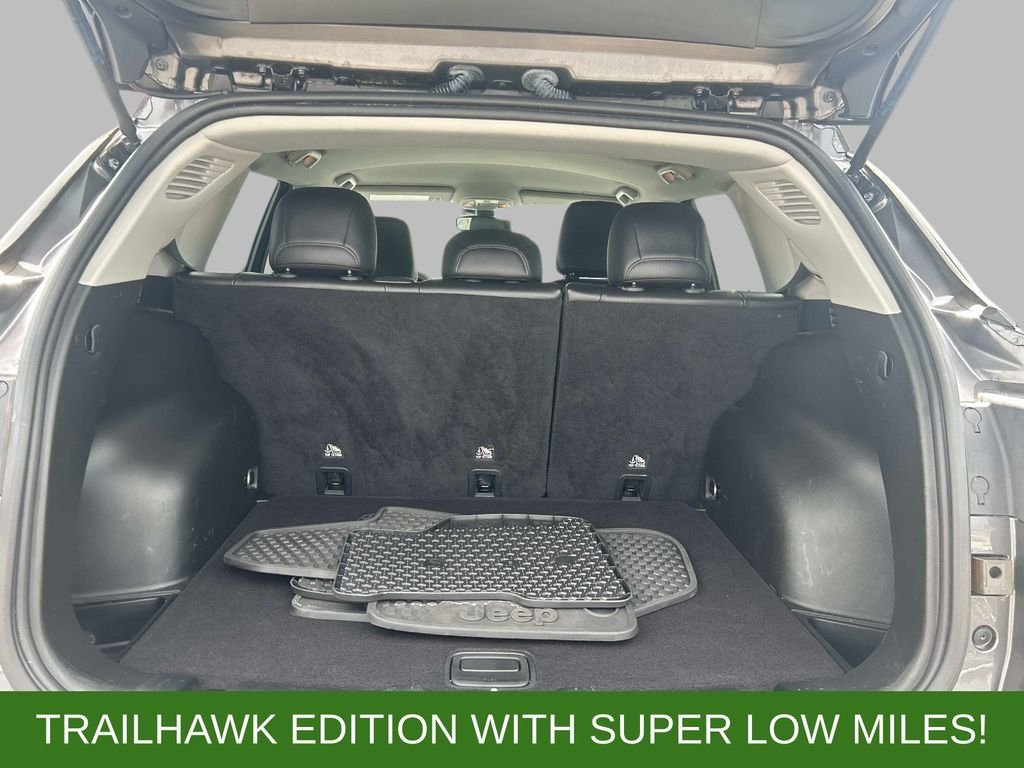 Used 2022 Gray Jeep Trailhawk image 11