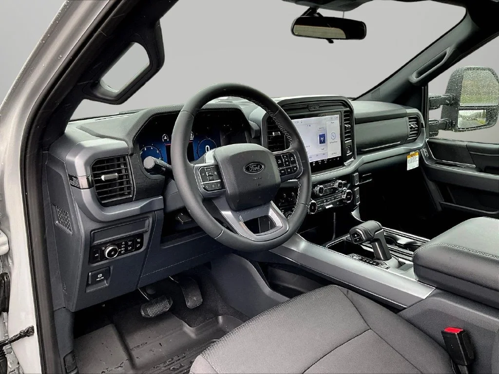 New 2026 Avalanche Ford XLT image 7