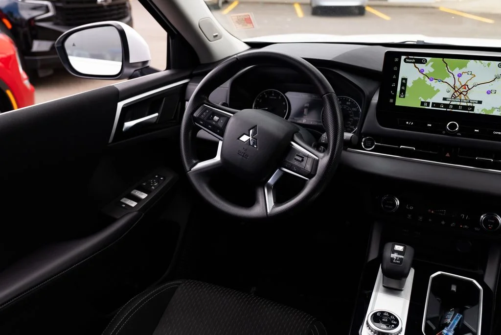 Used 2025 White Mitsubishi ES image 8