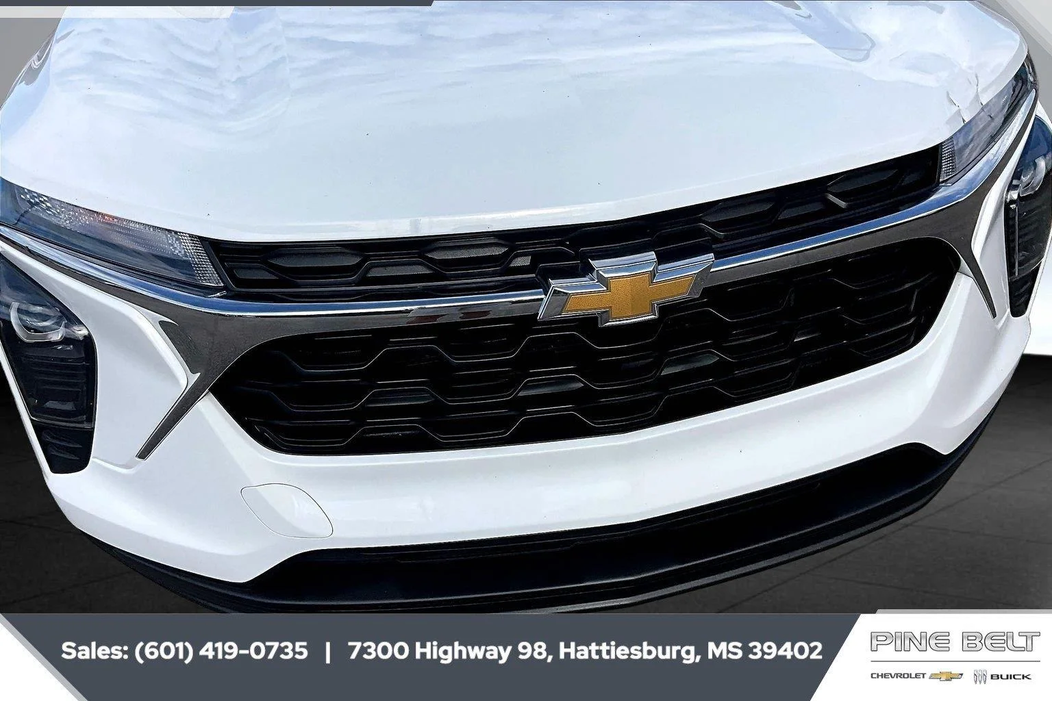 Used 2026 Summit White Chevrolet LS image 22