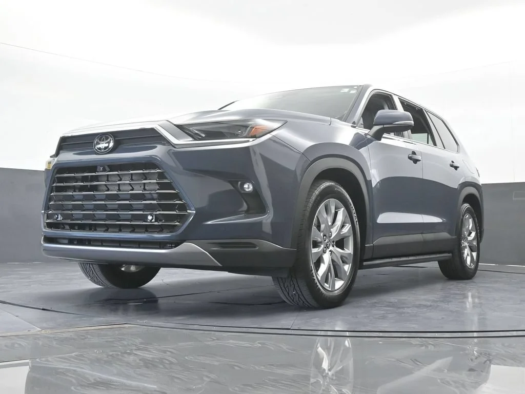 Used 2025 Cloud Toyota Limited image 63