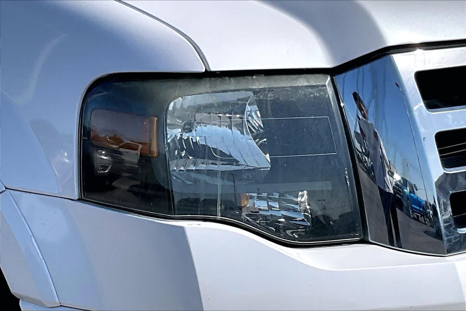 Used 2011 White Platinum Metallic Ford Limited image 23
