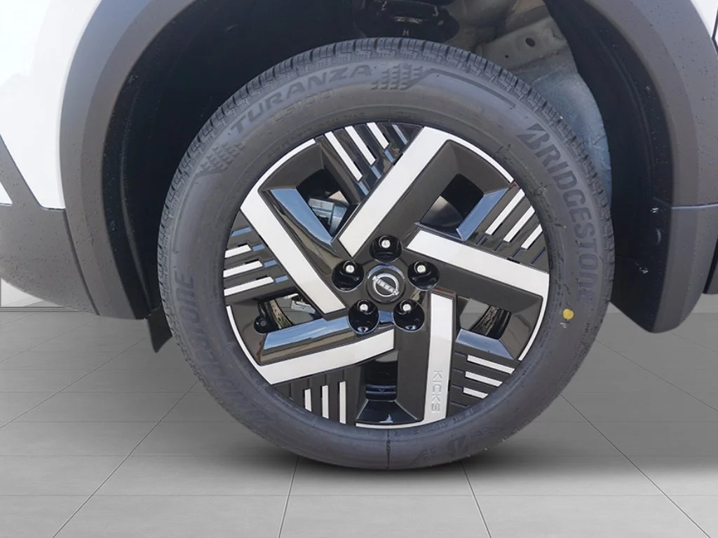 New 2027 Aspen White TriCoat / Super Black Two-tone Nissan SV image 9