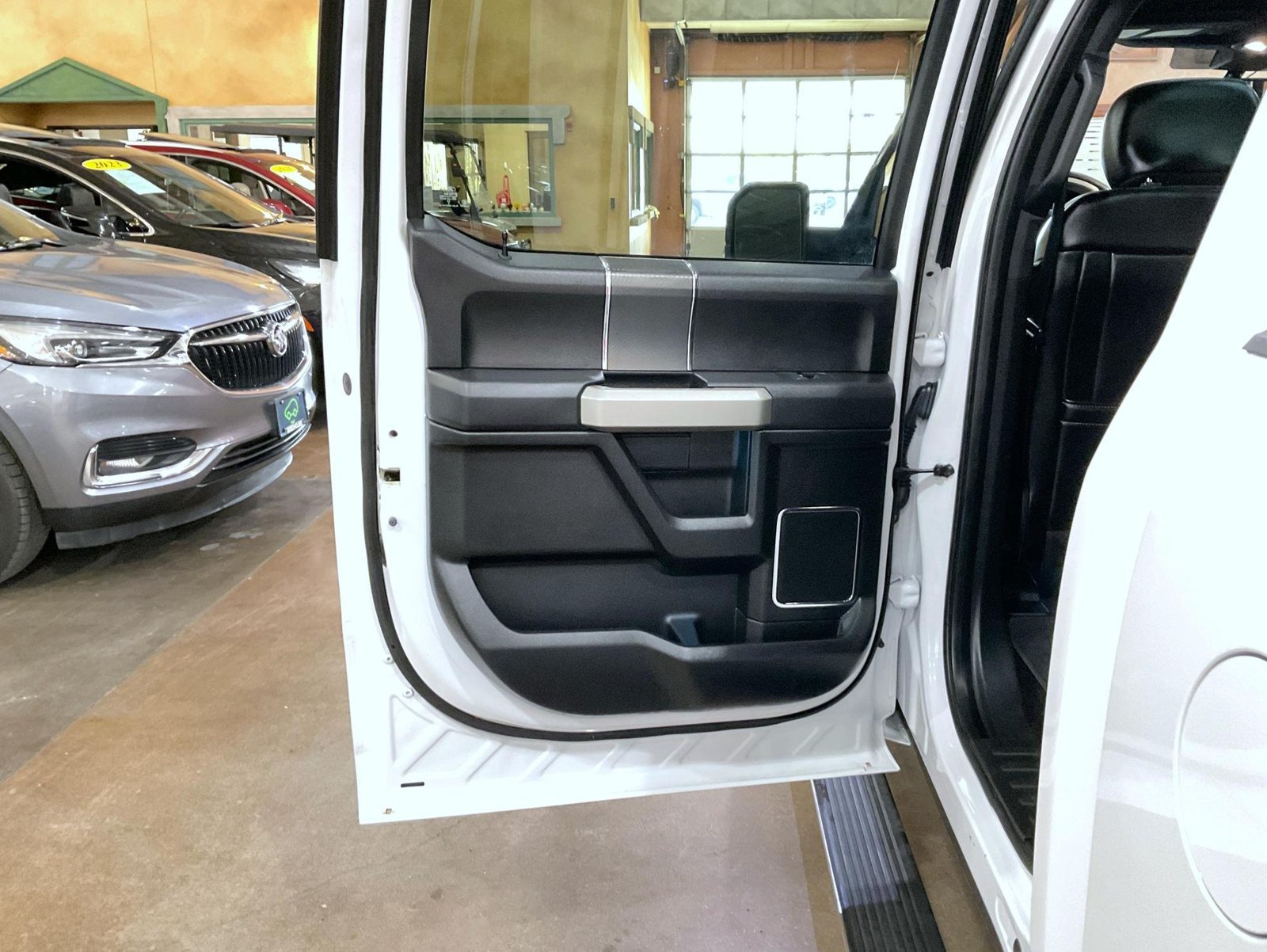 Used 2018 White Ford Lariat image 20